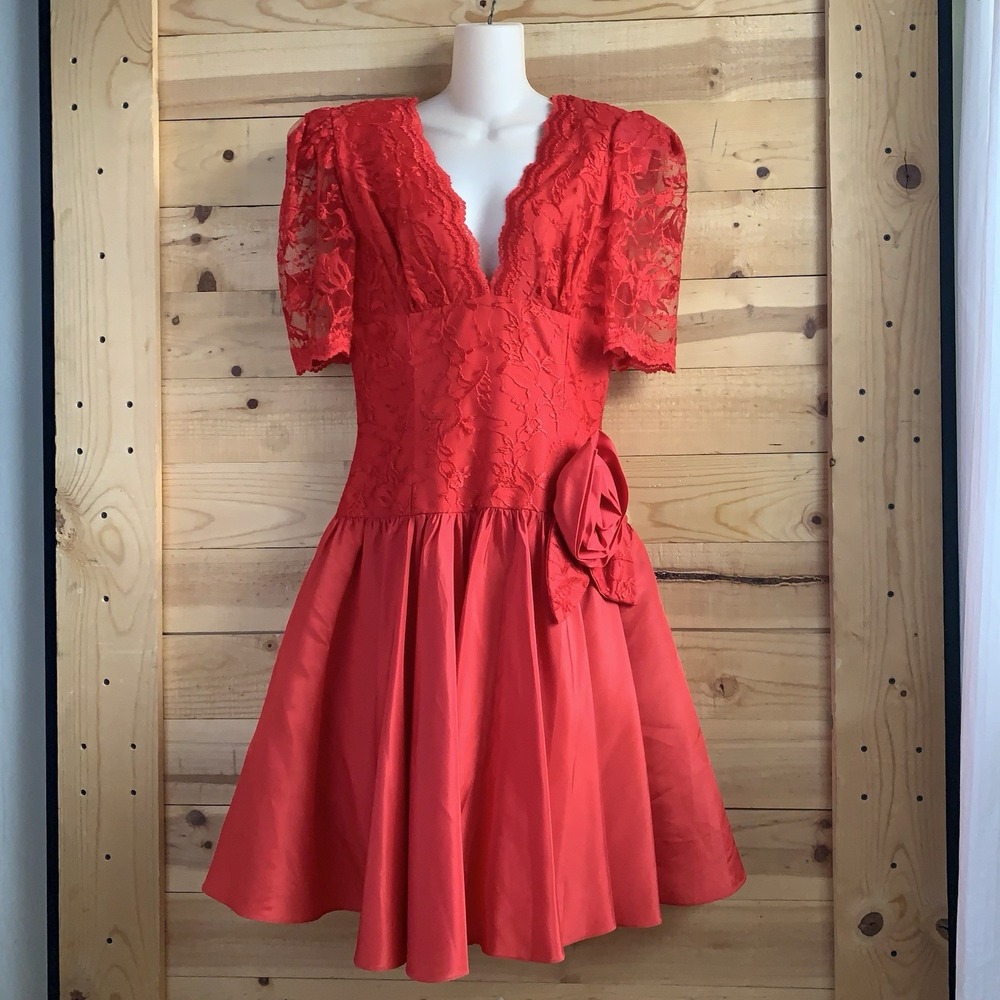 VTG 80's Dovizia Red Dress 12 Drop Waist Rose Lace Plunge Neckline *Flaws*